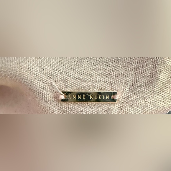 NWT ANNE KLEIN Pink & Gold Linen Blend Pearlescent Sz M Bowed Front Hem Luxury - Picture 5 of 10